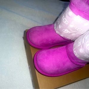 Uggs toddler size 8 prby(color)